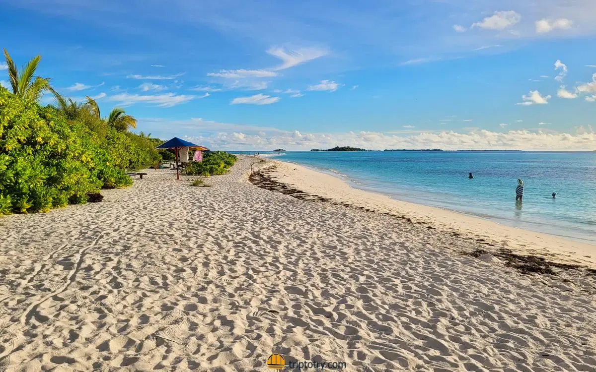 Isola di Dhigurah Maldive - long beach di Dhigurah