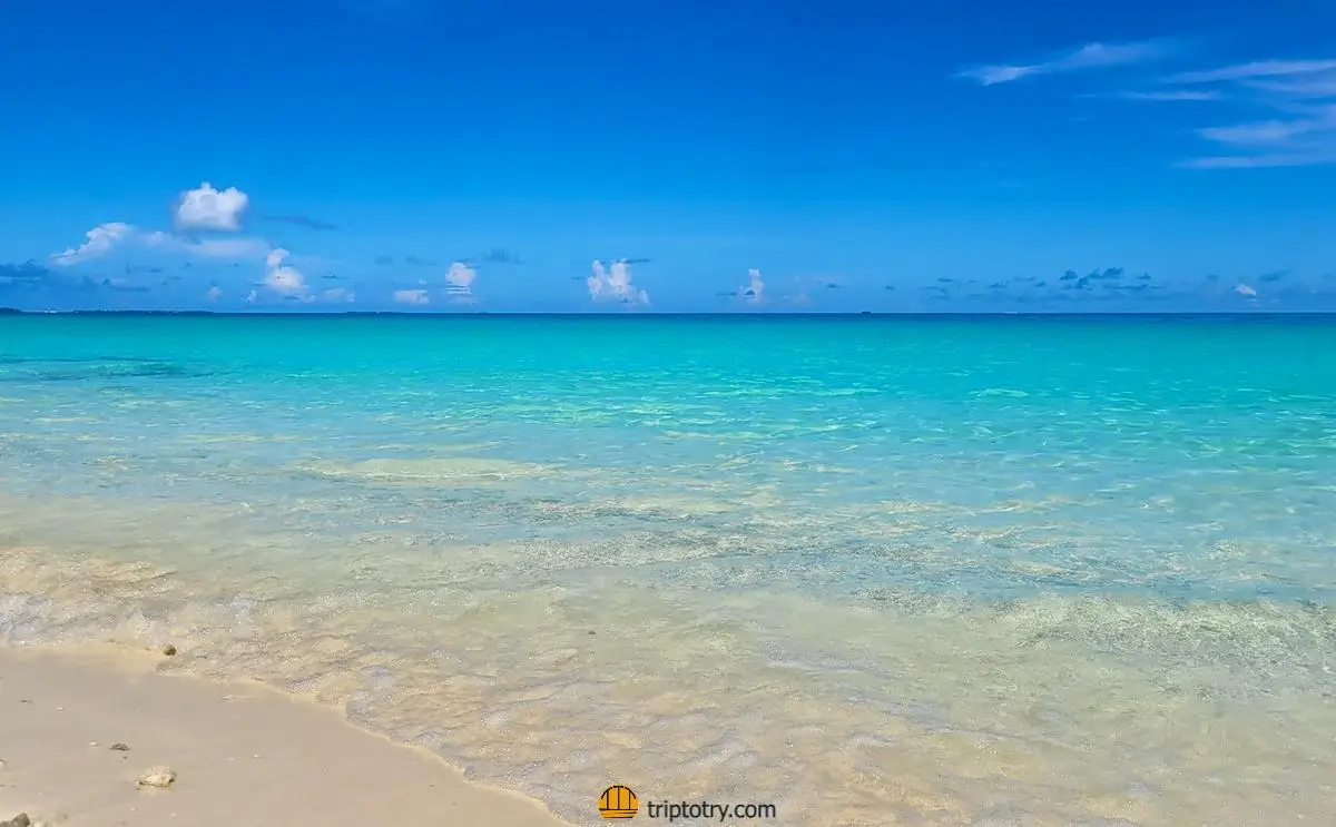 Isola di Dhigurah Maldive - mare della bikini beach di Dhigurah