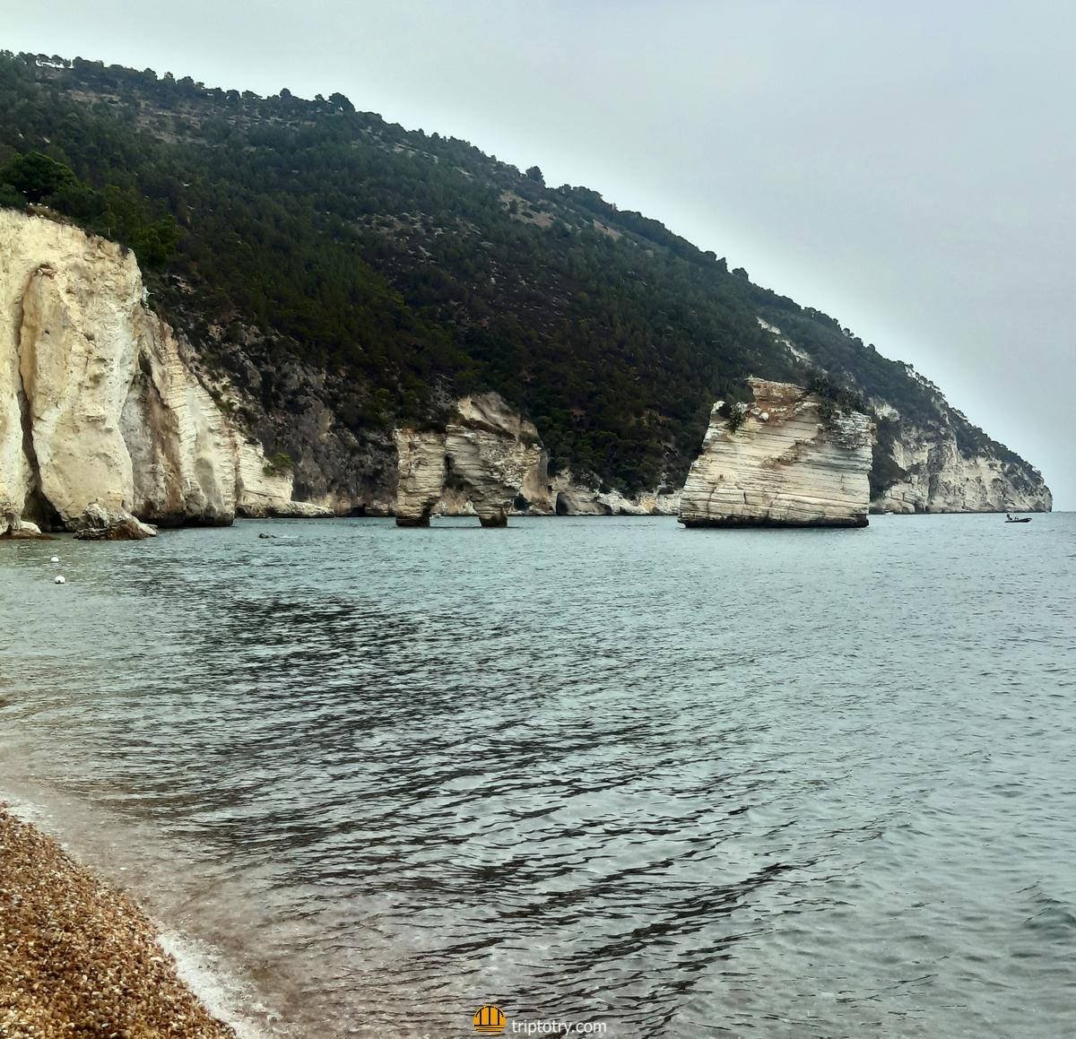 ITINERARIO GARGANO 7 GIORNI - Spiaggia di Baia delle Zagare e Faraglioni sul mare