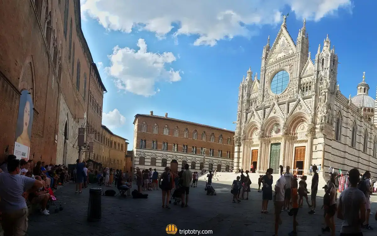 Borghi del Chianti da visitare - piazza del Duomo di Siena - medieval villages in Tuscany