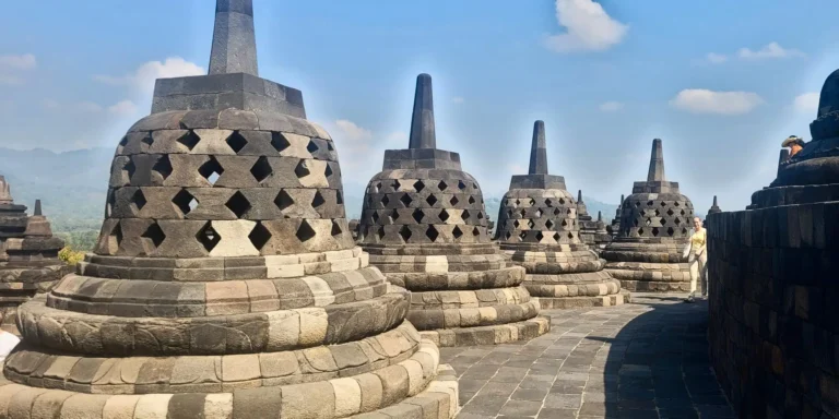 tempio di Borobudur: cosa vedere a Yogyakarta, vista dall'alto del tempio di Borobudur