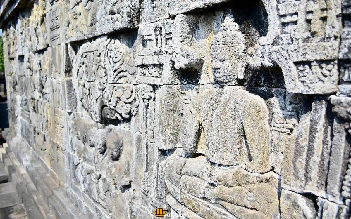 Tempio di Borobudur: dettagli dei bassorilievi del tempio