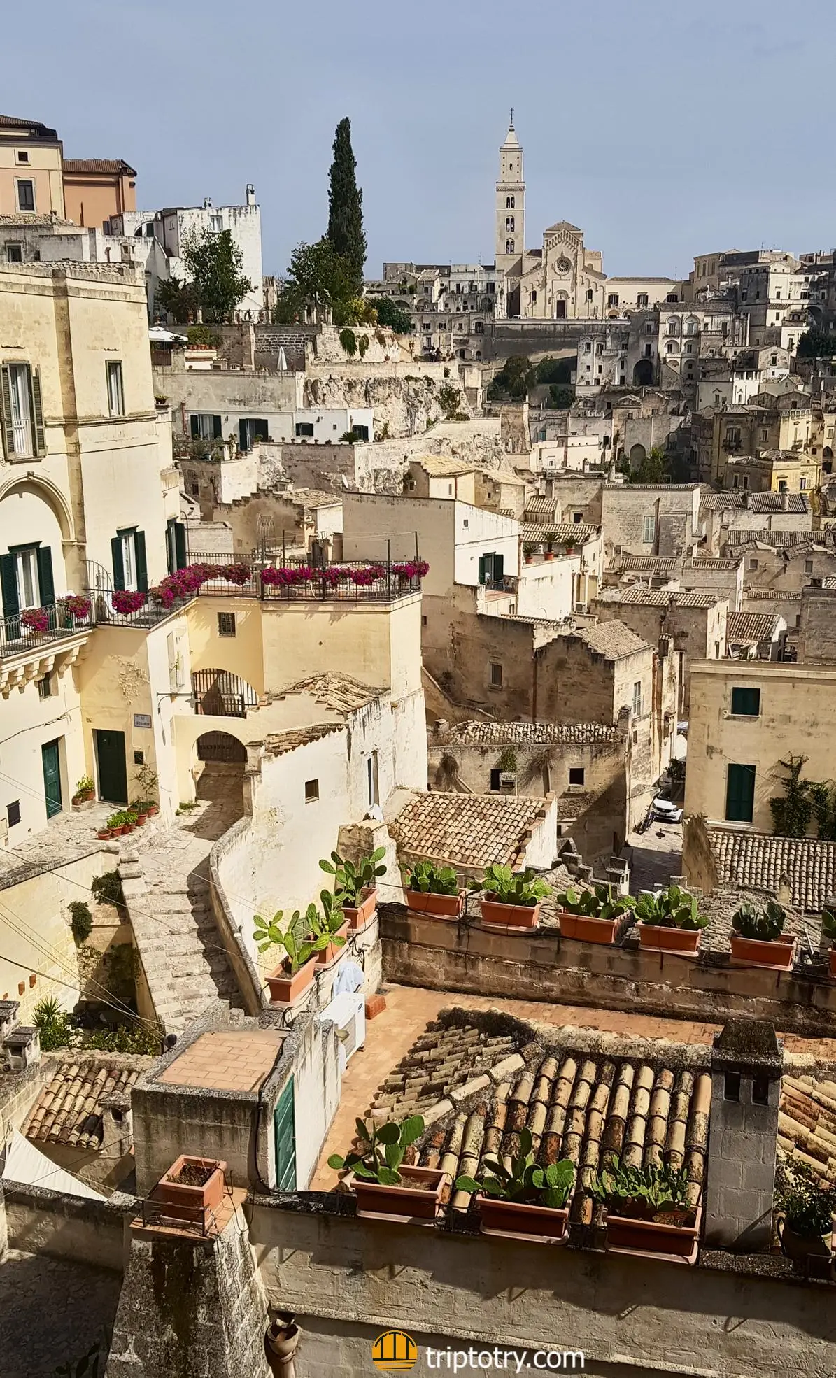 Visitare Matera 7 consigli utili - vista sul centro storico e sui sassi di Matera dall'alto - Matera Italy