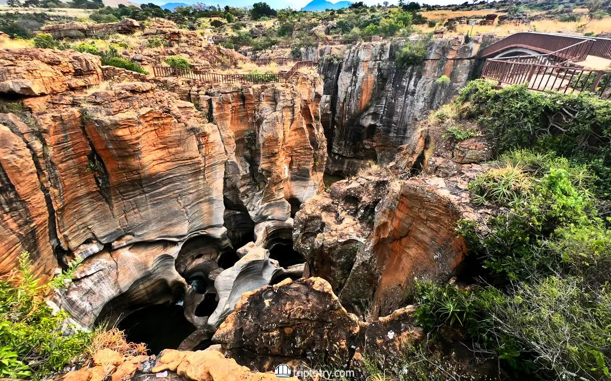 Cose da vedere in Sudafrica: Le rocce colorate scavate dall'acqua Bourke's Luck Potholes in Sudafrica - places to visit in Mpumalanga