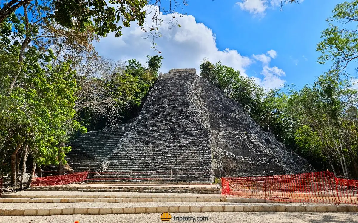 Piramide maya nel sito archeologico di Coba in Yucatan