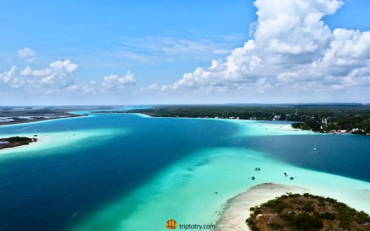 The Bacalar lagoon in Yucatan, also known as the lagoon of seven colors for the different shades of the water
