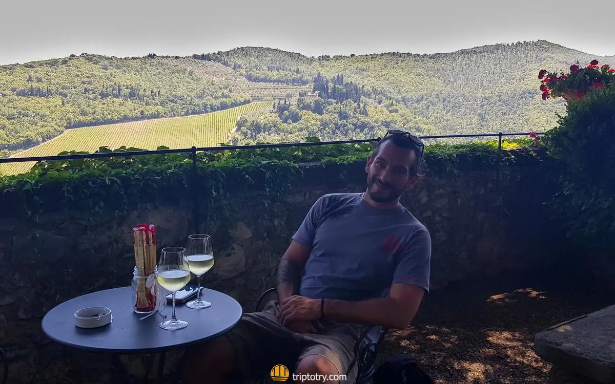 Visitare il Chianti - itinerario Chianti - degustazione di vini alle cantine del Castello di Vicchiomaggio - Chianti Tuscany travel itinerary