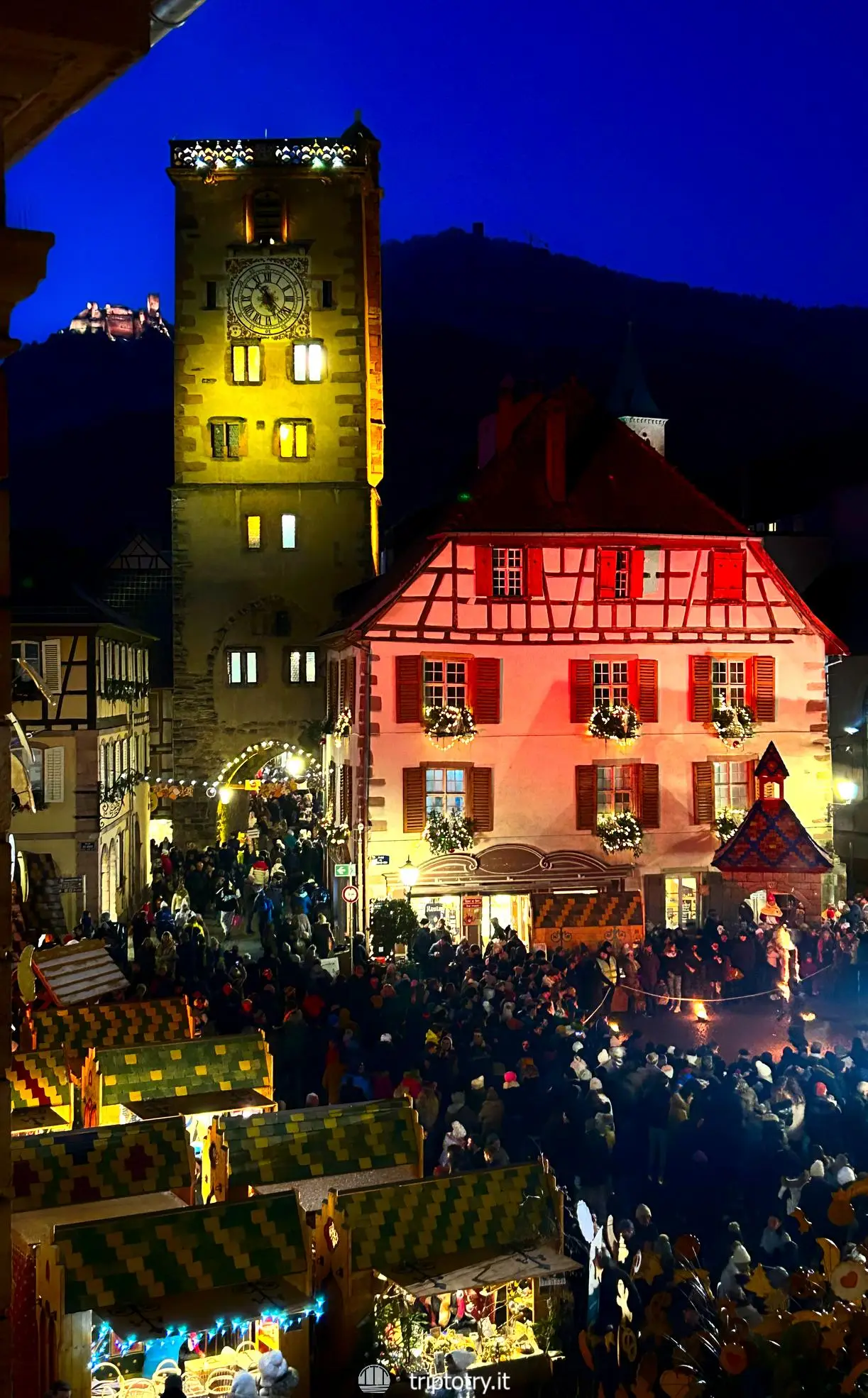 Mercatini di Natale di notte a Ribeauvillé in Alsazia - best christmas markets in alsace