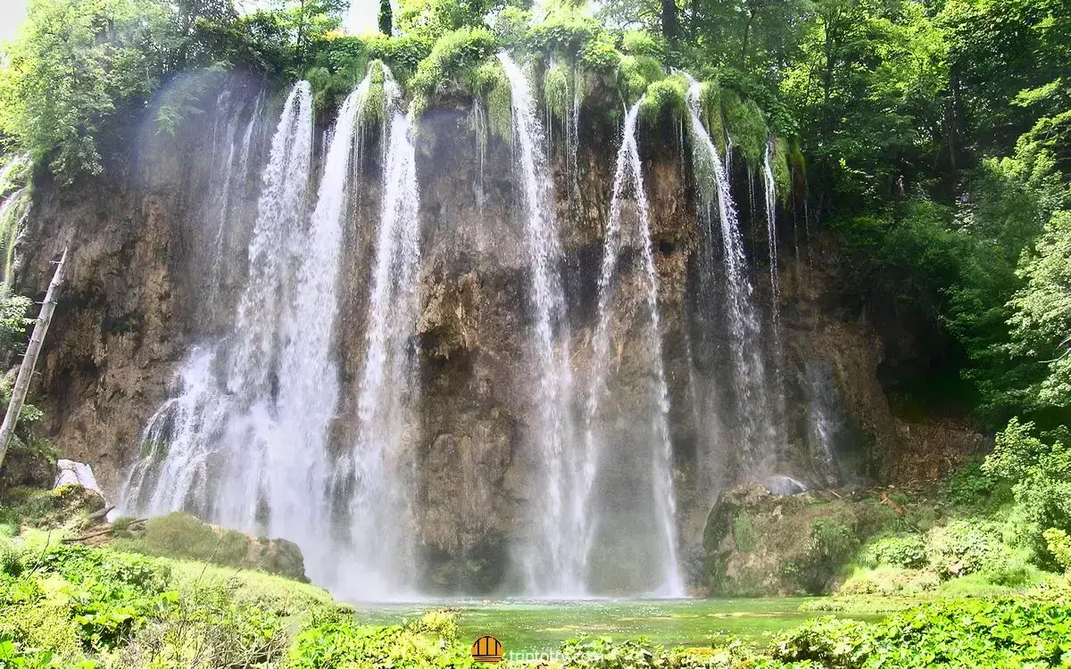 visitare i laghi di plitvice consigli - cascata Veliki laghi di plitvice in Croazia - tips for visiting Plitvice lakes