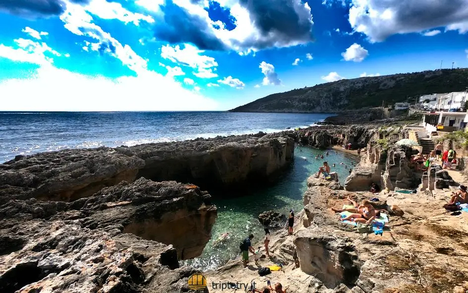 ITINERARIO PER VISITARE IL SALENTO FAI DA TE - La cala di Marina Serra nel Salento è una piscina naturale protetta dalla scogliera - GUIDE SALENTO