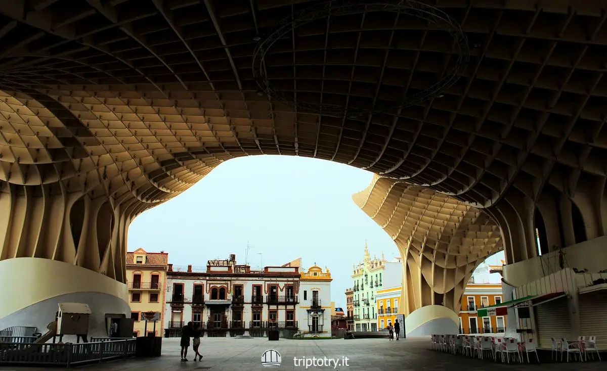 Siviglia quando andare a altre info utili - I Parasols di Siviglia sono edifici moderni che creano delle onde sulla piazza di Siviglia